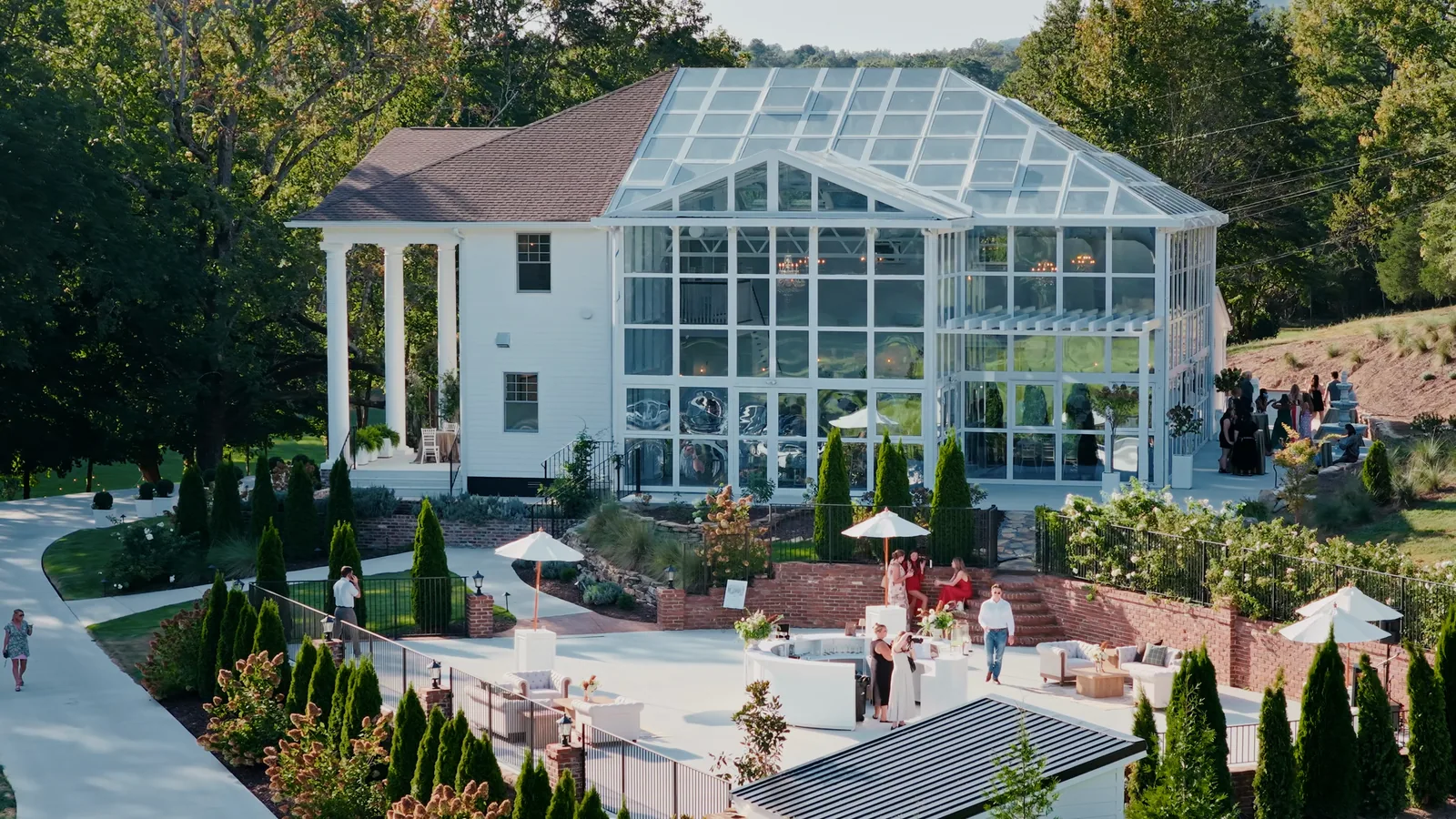 The Magnolia House is open again